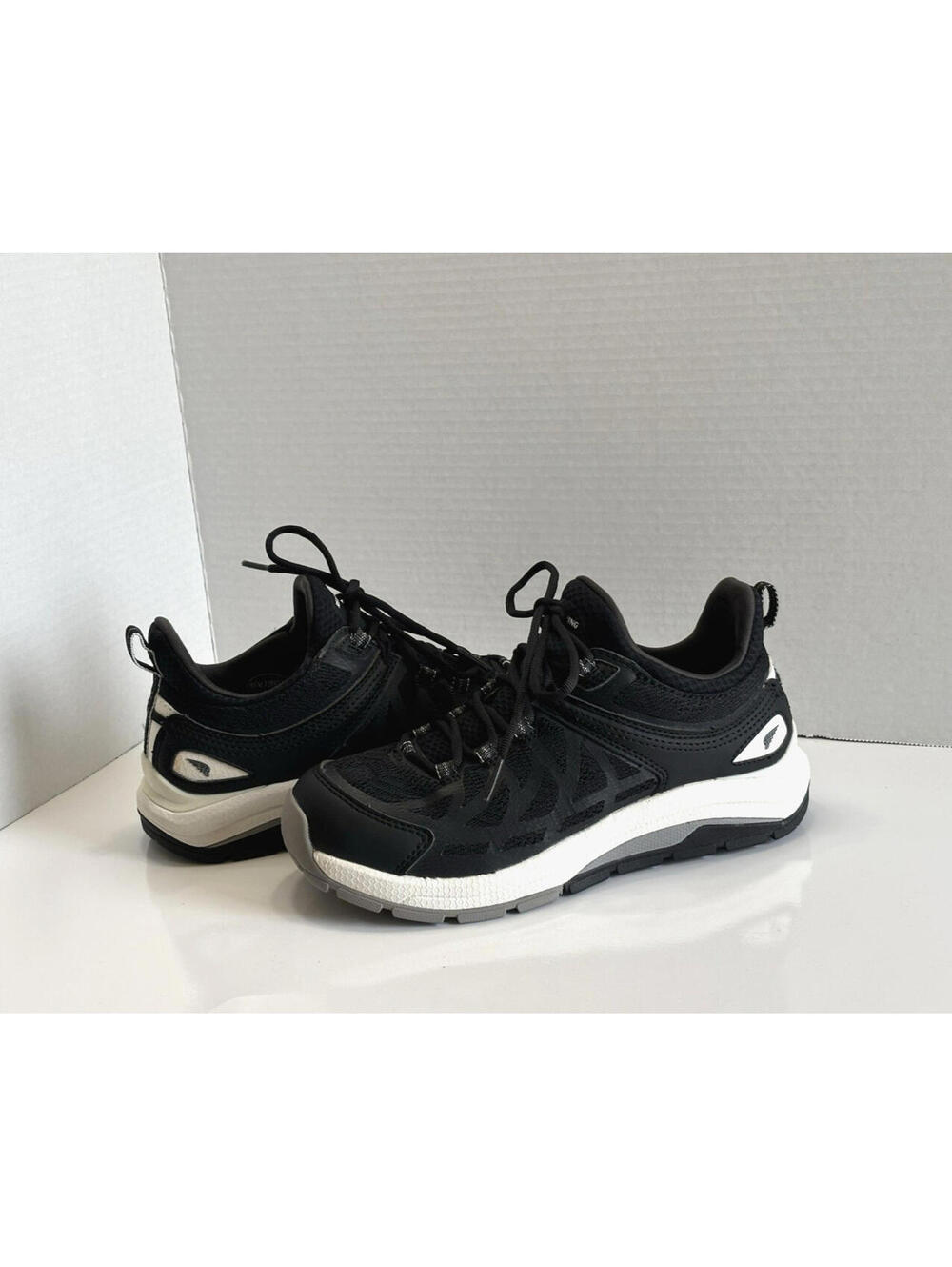 Red Wing Cooltech Women's 6.5 D Black Athletic Safety Toe Work Shoes Vibram Sole